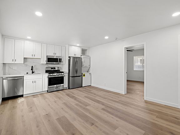 3rd image of 4155 Illinois St