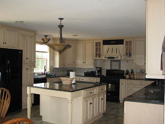 GRANITE COUNTERTOPS