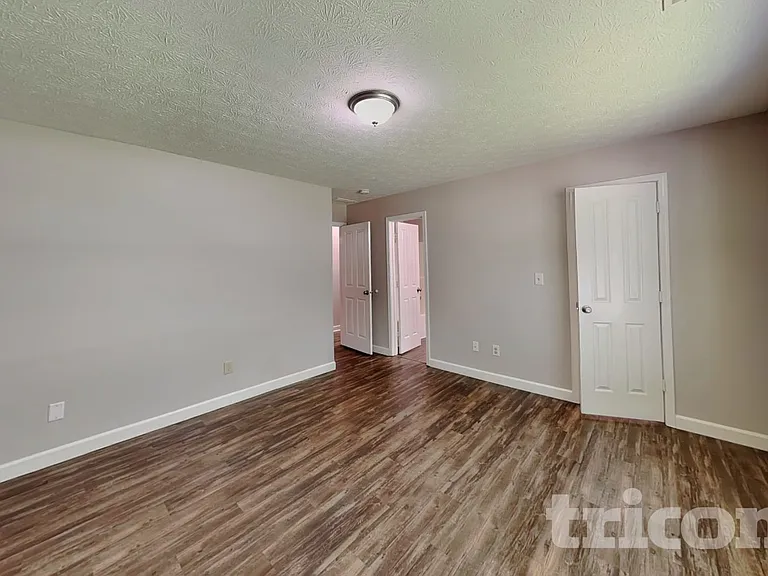 12758 Sovereign Ln — Photo 7
