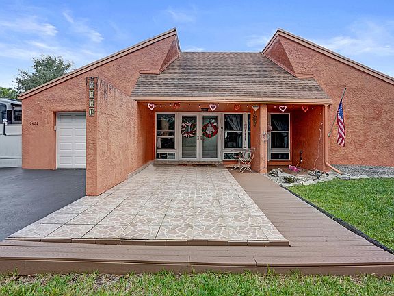 3rd image of 9471 SW 49th Place