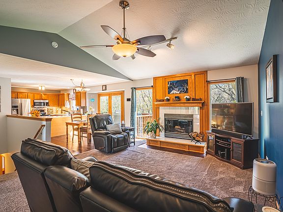 5th image of 3725 Fieldcrest Dr