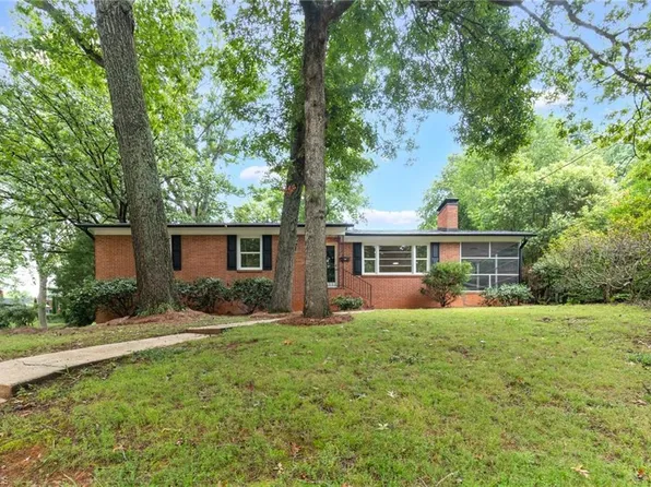 2743 Melinda Dr, Winston Salem, NC 27103