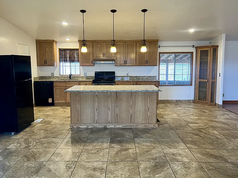 5296 Comanche Ave — Photo 8