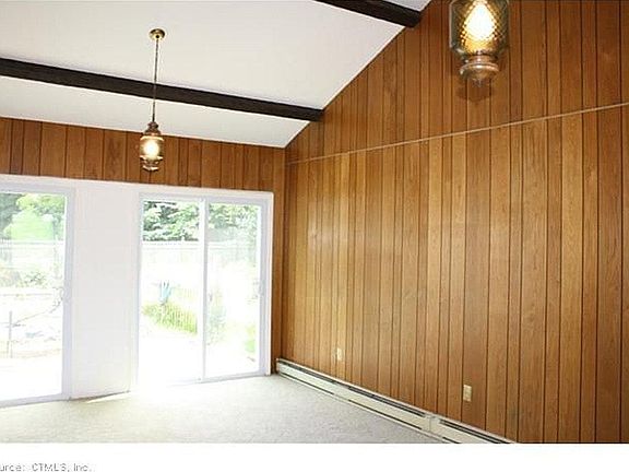 Family room (Sun room)