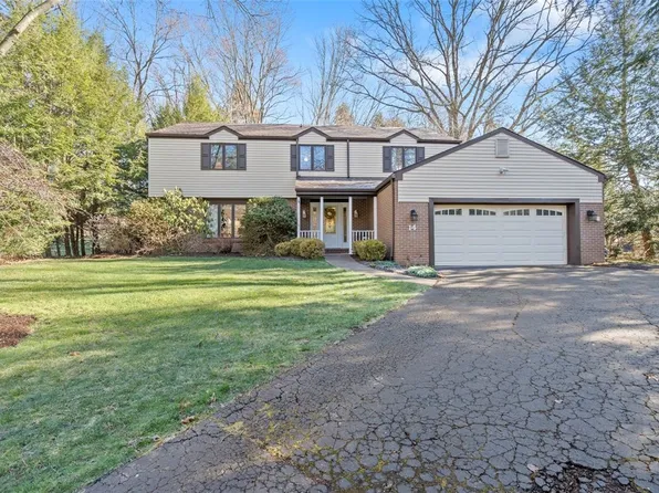 14 Commons Dr, Bradfordwoods, PA 15015