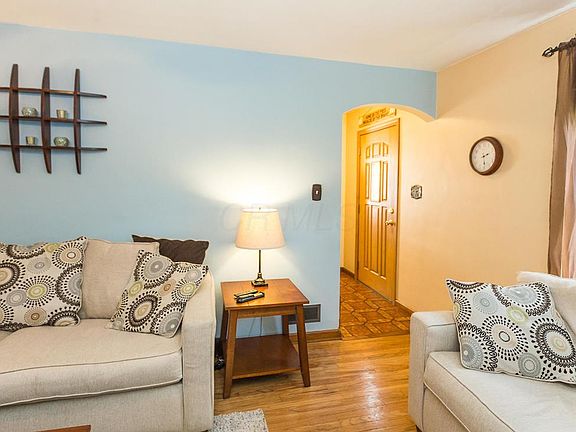 4th image of 44 E Schreyer Pl