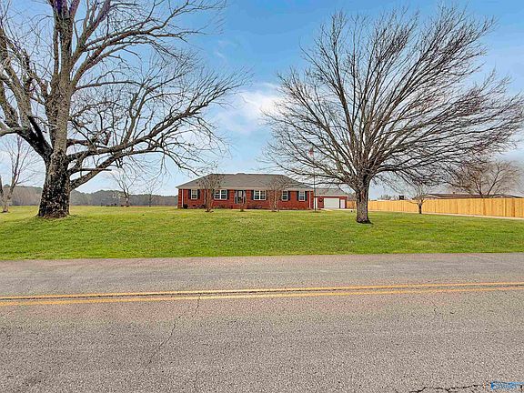 2nd image of 712 Bo Howard Rd