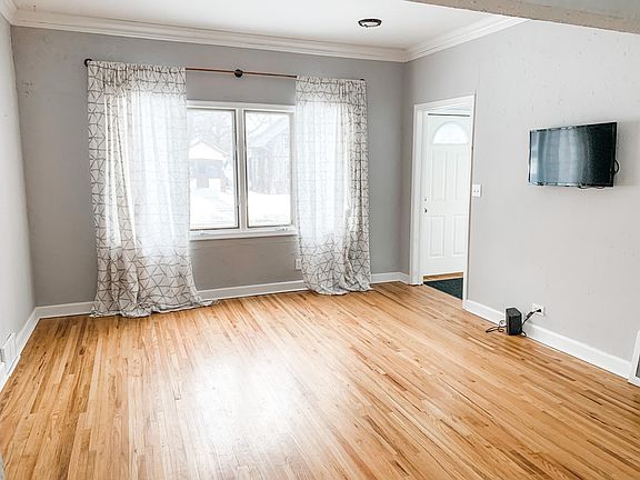 3rd image of 3746 Thomas Ave N