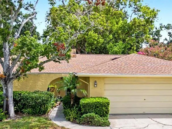1100 Persimmon Dr, Palm Harbor, FL 34683