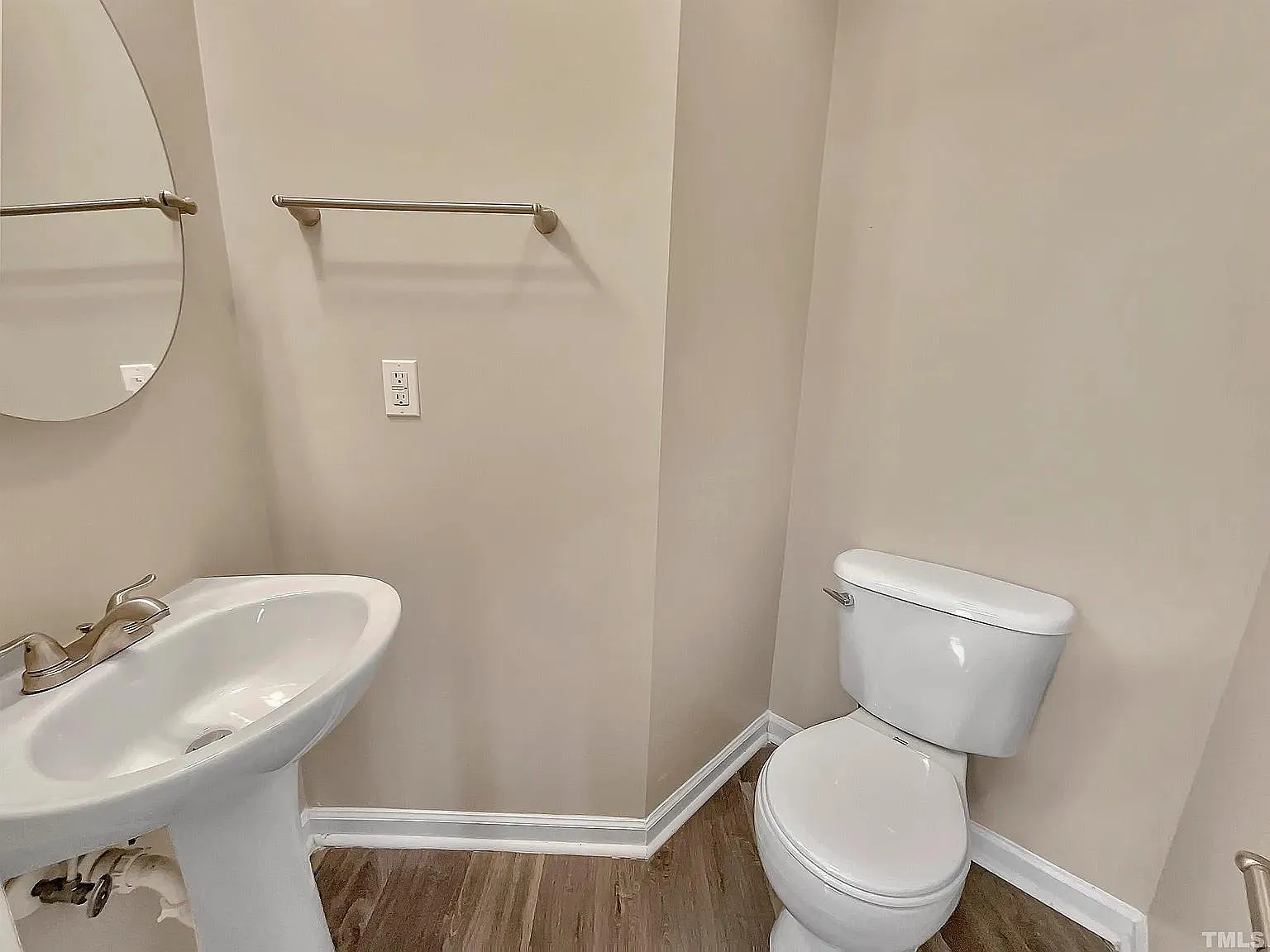 4 bed, 2147 sqft, $1,950 — Photo 2