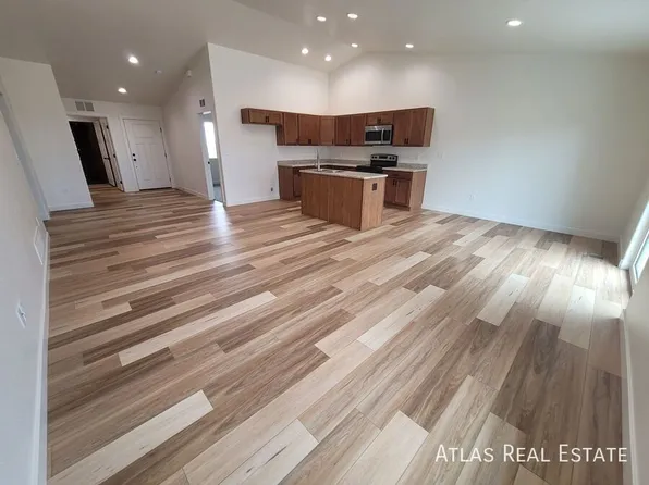 829 S Laurue Dr, Pueblo, CO 81007