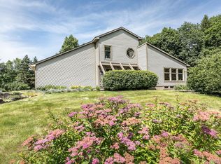 2590 Hartman Rd, Saline, MI 48176