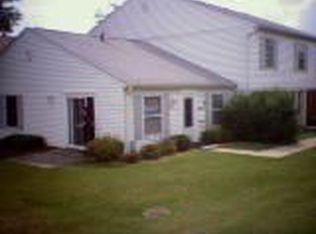 615 Academy Ct, Schaumburg, IL 60194