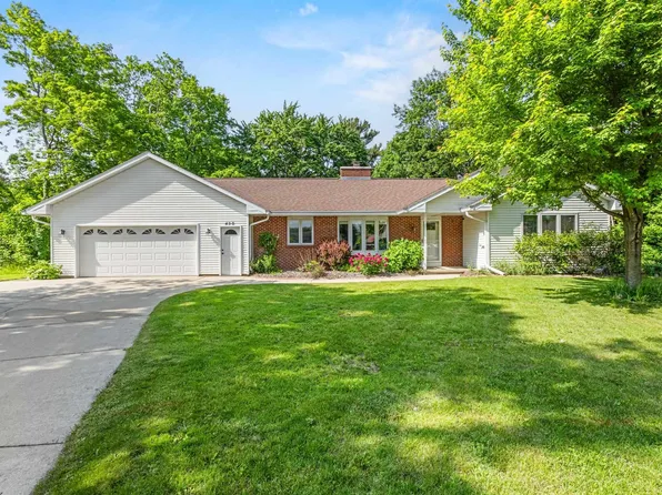 420 Melissa Ct, Denmark, WI 54208