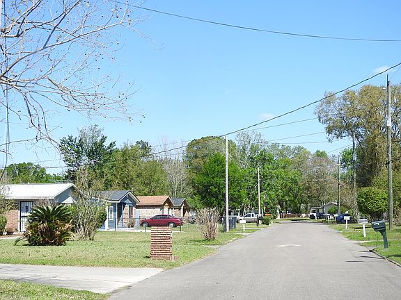 4th image of 1720 Alfen St