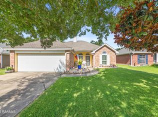 112 Windermere Cir, Youngsville, LA 70592