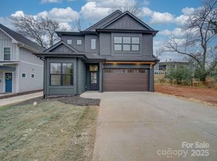 2039 Renner St, Charlotte, NC 28216