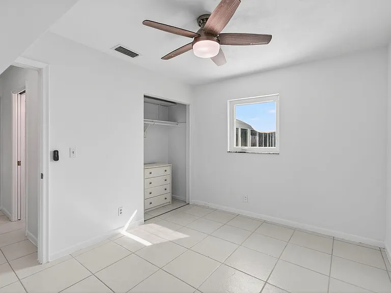 699 NW 16th Ave — Photo 24