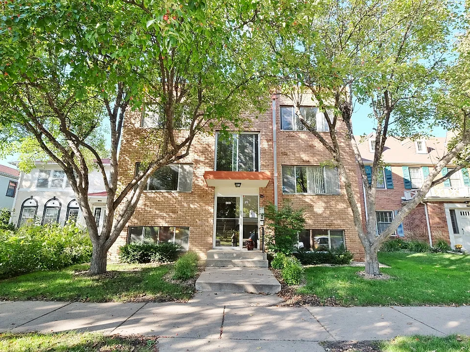 Randolph Avenue | 1743