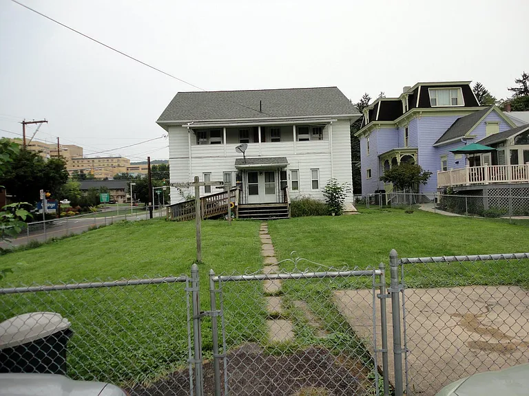 730 Bloom Rd — Photo 4