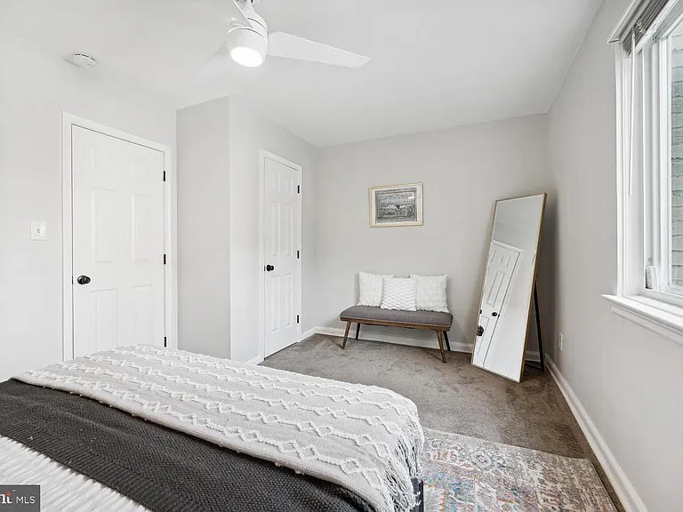 2325 Chester St SE — Photo 7