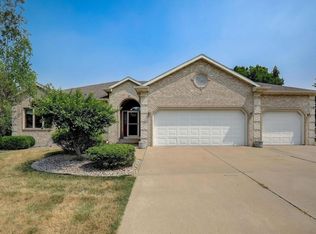 1808 Athens Ct, Waunakee, WI 53597