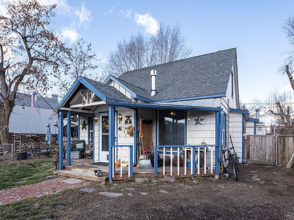 1st image of 905 NW 2nd St