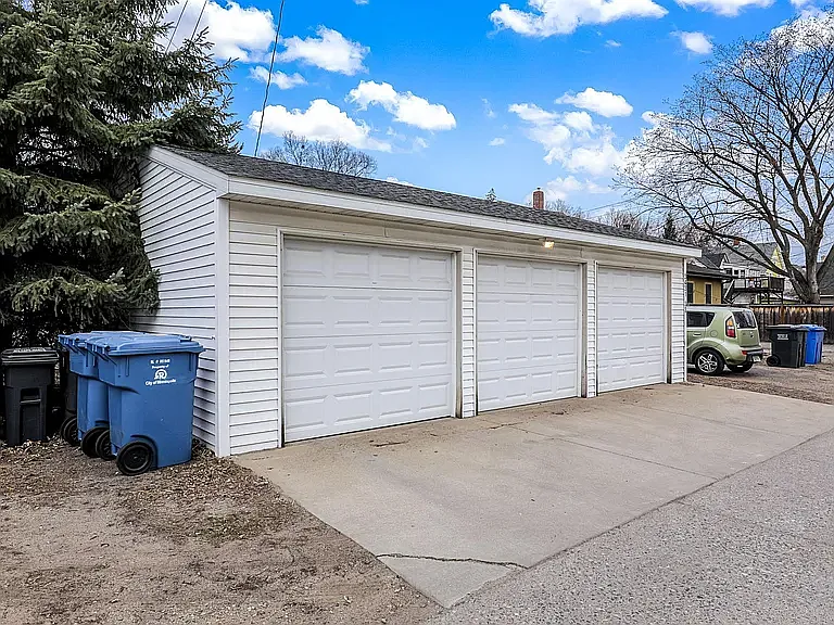 3433 Aldrich Ave S — Photo 49