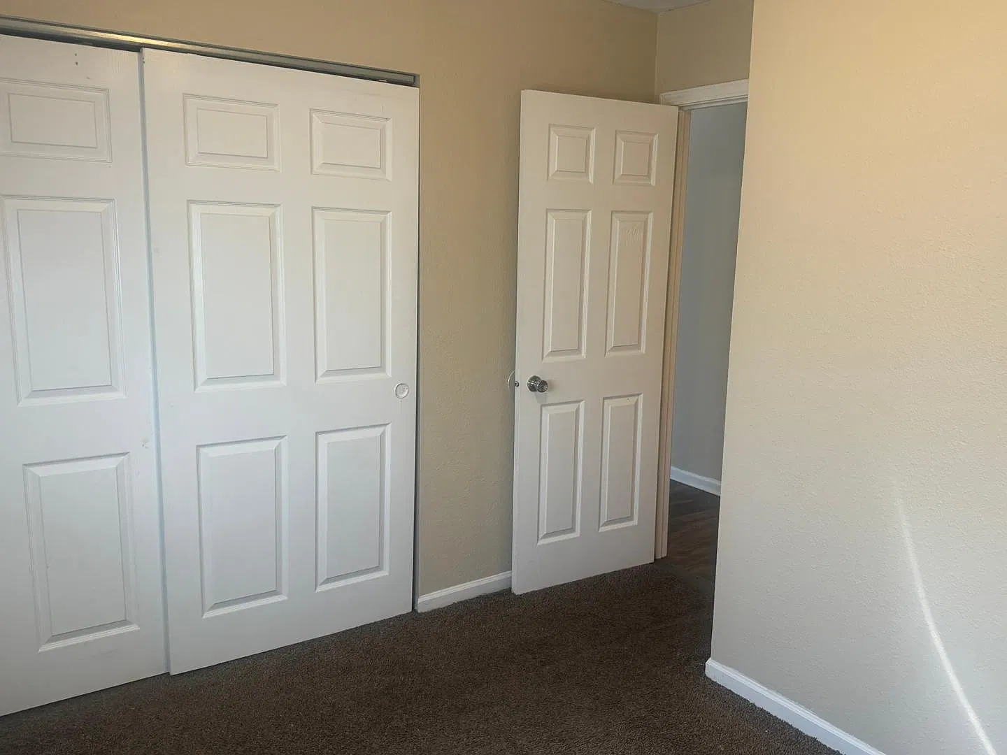 2 bed, 1.0 bath, 1250 sqft, $820 — Photo 2