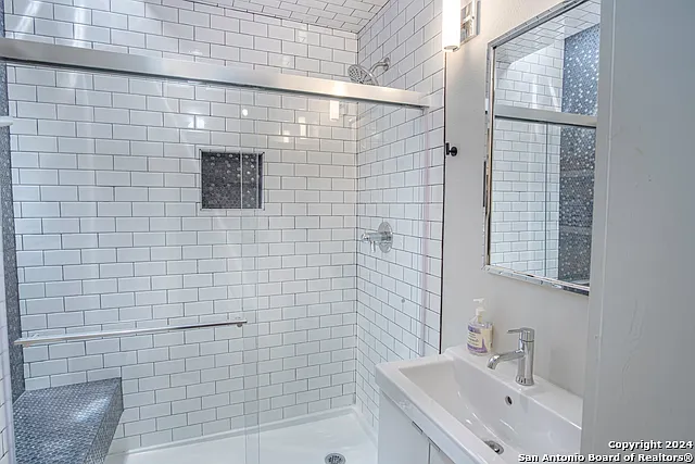 311 Alamosa Ave — Photo 10