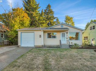 3724 SE Schiller St, Portland, OR 97202