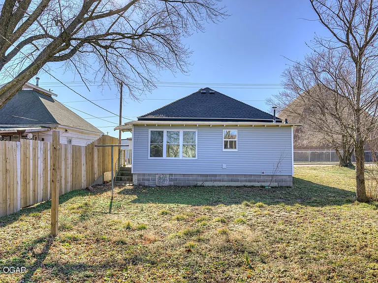 1417 W A St — Photo 22