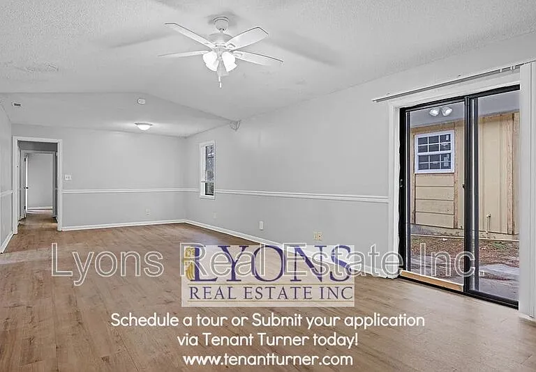 2814 Kirkwood Cir — Photo 2