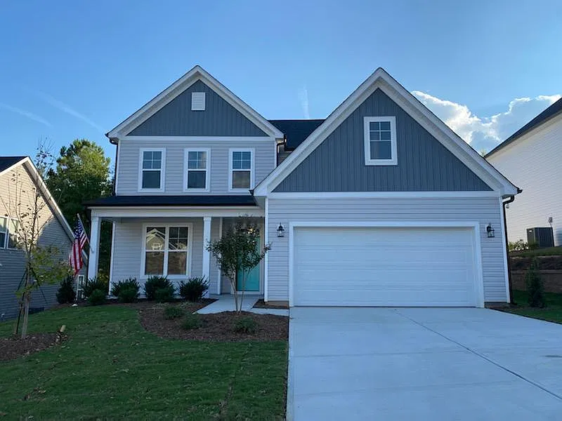 3 bed, 2.5 bath, 1800 sqft, $2,170 — Photo 2