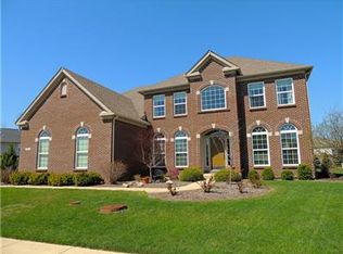 2814 E High Grove Cir, Zionsville, IN 46077