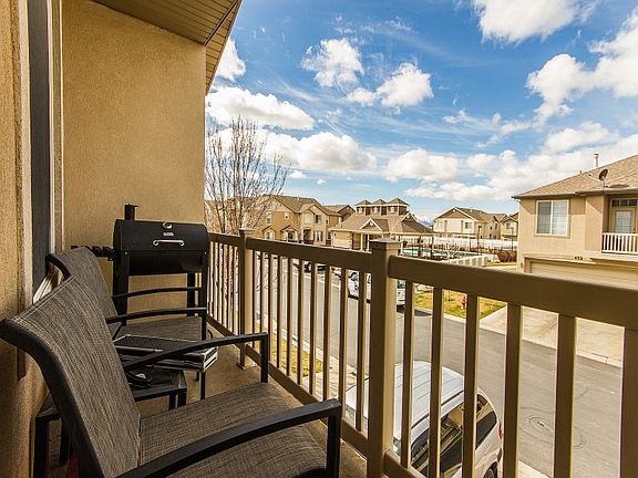 2nd image of 433 Kent Dr