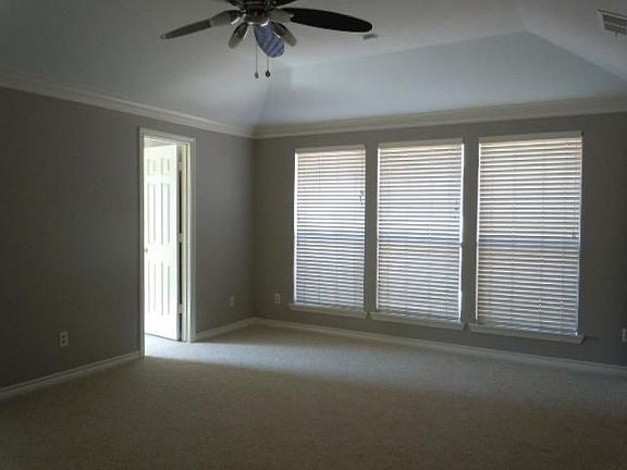 4th image of 9010 Woodhurst Dr