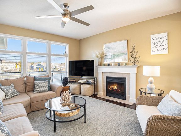 5th image of 52 W Watershore Dr