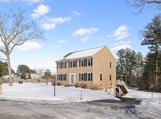 18 Hillsview St, Canton, MA 02021
