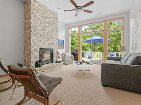 3854 Majestic Ln, Prior Lake, MN 55372