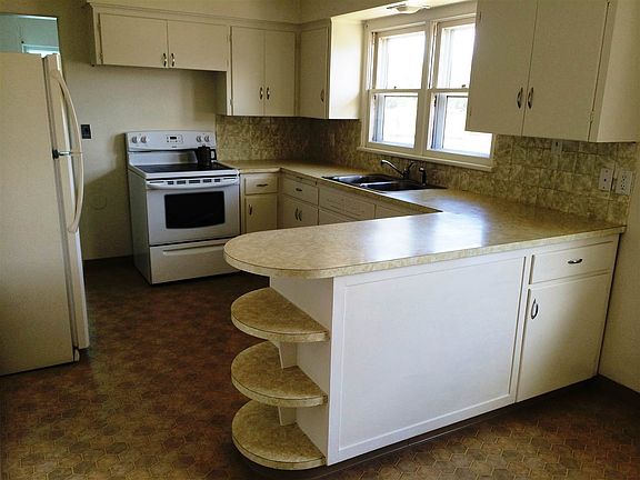 5th image of 921 Fetterman Dr
