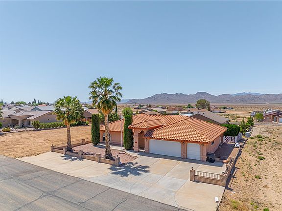 3rd image of 7830 E Oxbow Drive