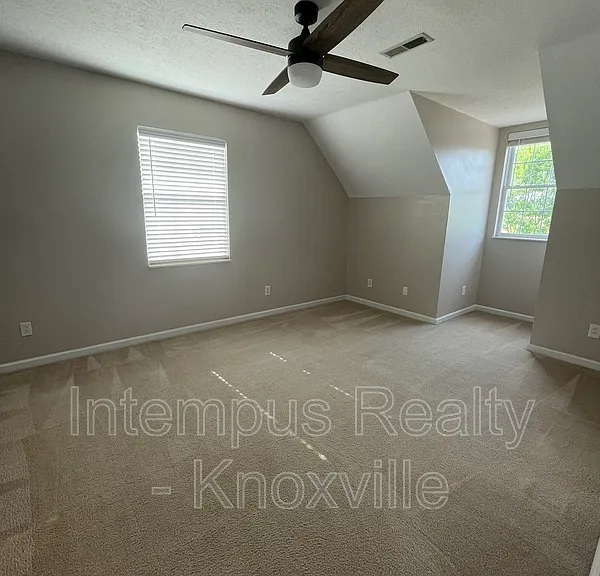 7728 Chapel Bend Dr — Photo 4
