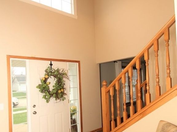 3rd image of 7327 Vanista Ct