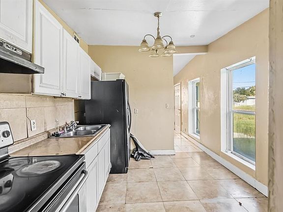 3rd image of 4058 SHELLMAN STREET