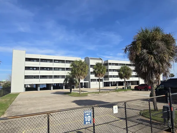 580 Pleasure Island Blvd APT 224, Port Arthur, TX 77640