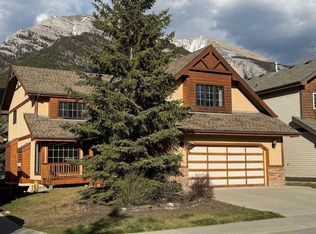 2 S Terrace Pl, Canmore, AB T1W 2Y3
