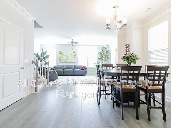 5th image of 173 Burkitt Commons Ave