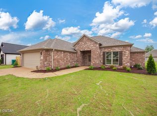 47 Grande Pines Cv, Jackson, TN 38305