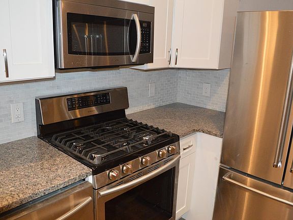 5th image of 3514 N Marion St